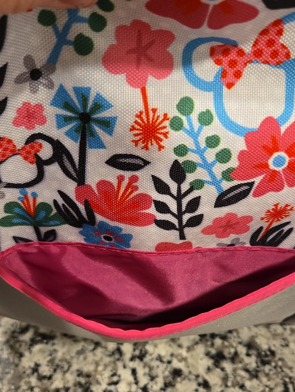 DISNEY BABY MULTI- FUNCTIONAL TRAVEL TOTE DIAPER BAG SET. MINNIE MOUSE FLORAL.